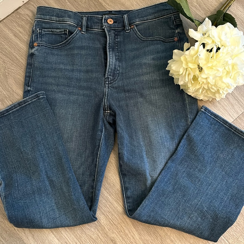 Like New Express high rise cropped flare- size 10R